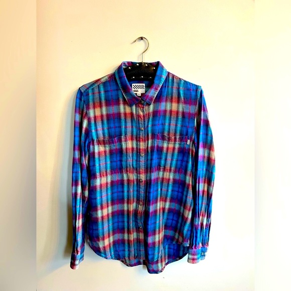 Vans plaid button down shirt! ✌️ - Picture 1 of 3